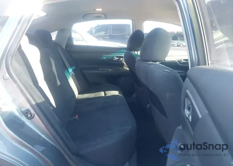 2015 Nissan Altima 2.5 S z USA, uszkodzony, nr VIN 1N4AL3AP0FC413025